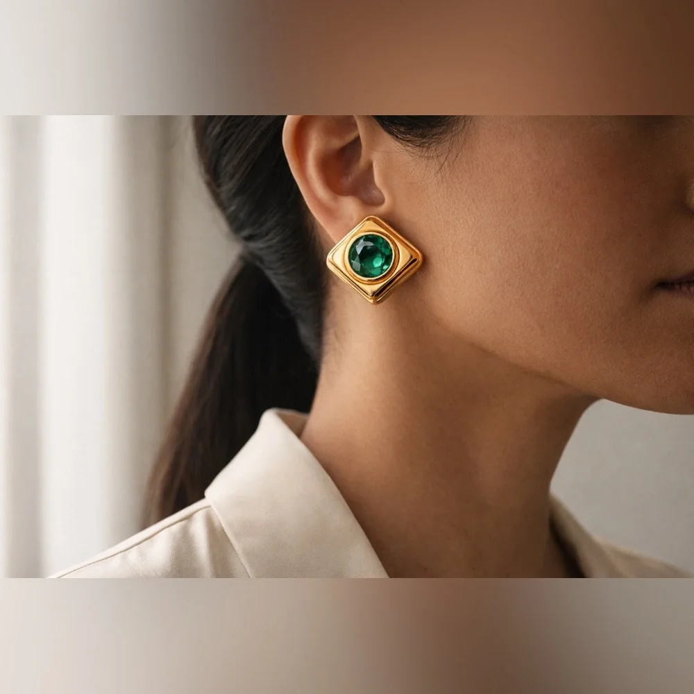 Vintage SAL Swarovski America Ltd Emerald Green Crystal Clip Earrings 1980s